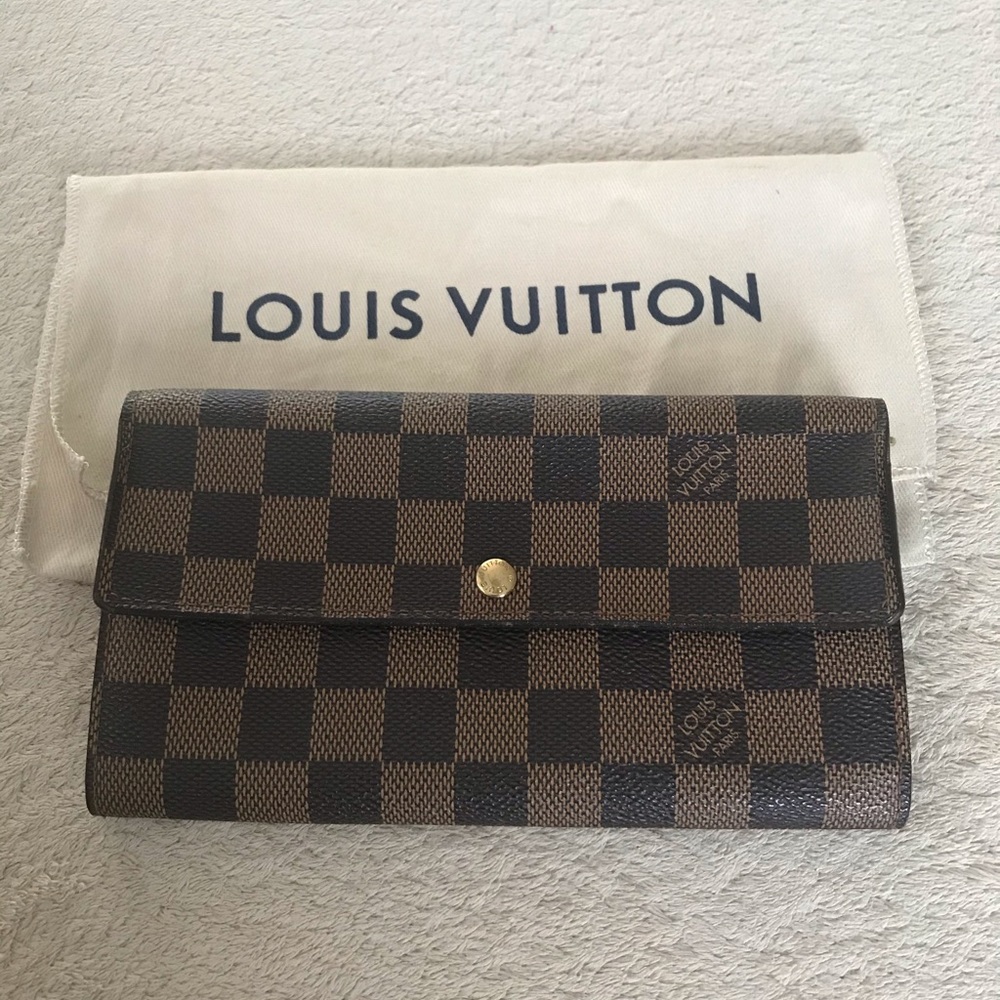 LV Sarah wallet